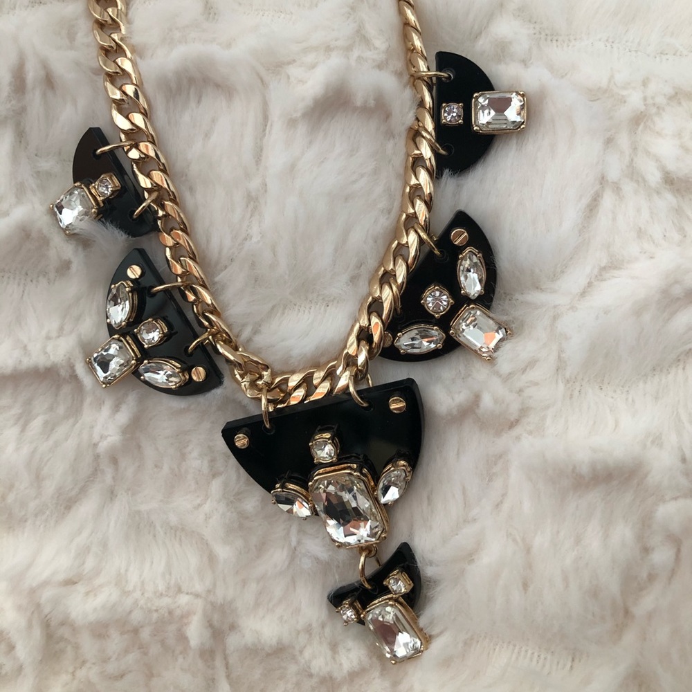New with tags Guess necklace